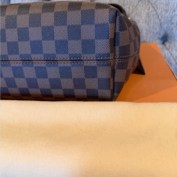 Louis Vuitton Brown Checkered Shoulder Bag - Picture 9 of 16